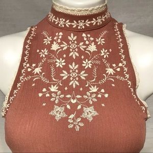 Rue21 Women Sleeveless Keyhole Back Embroidery Blouse XS NWT